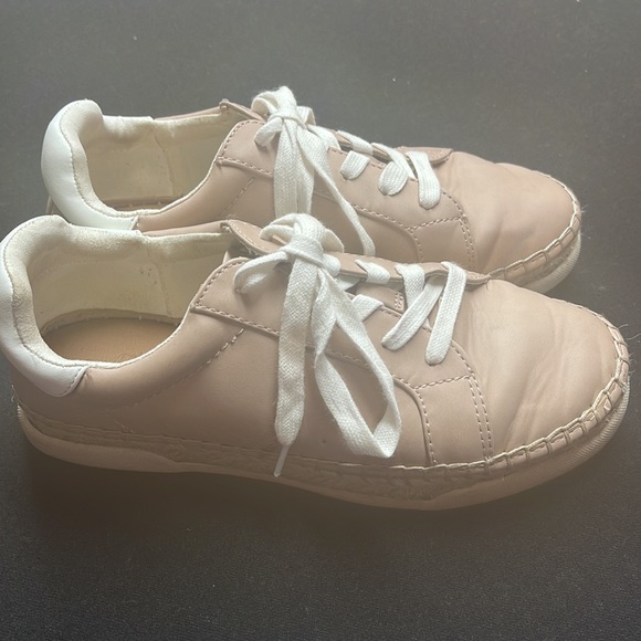 Universal Thread shoes size 7 great condition. - Picture 2 of 14
